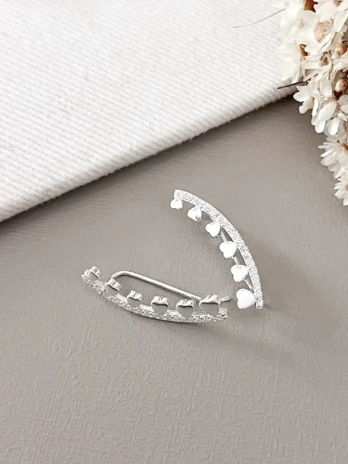Brinco ear cuff cravejado