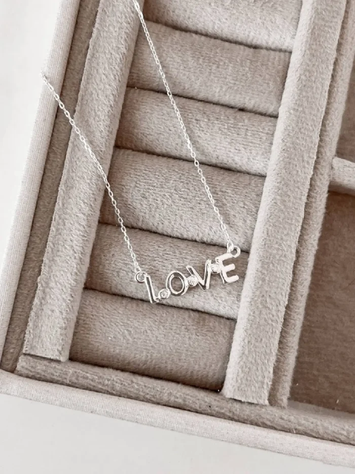 Colar Love